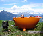 Badkamers Special - Buiten Badderen met een Vrijstaand Bad in de Tuin of op het Terras - Buiten Badkamer LEES MEER... (Foto Dutchtub, Ontwerp van Floris Schoonderbeek op DroomHome.nl) Badkamers Special - Buiten Badderen met een Vrijstaand Bad in de Tuin of op het Terras - Buiten Badkamer LEES MEER... (Foto Dutchtub, Ontwerp van Floris Schoonderbeek op DroomHome.nl)