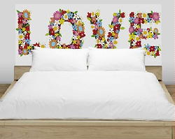 'Love' Bed Header & Hoofdeinde Muursticker van Graham & Brown