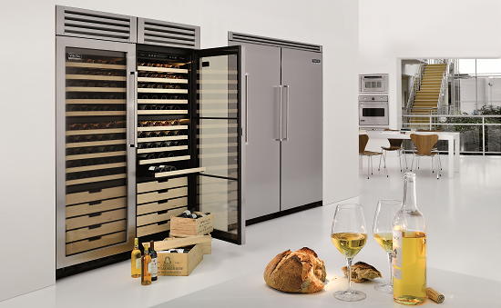 Design Keuken - Professioneel Koken met Professionele Keukenapparatuur - Keuken Inbouw Wijnkelderkast van Viking LEES MEER.. (Foto Perscentrum Wonen op DroomHome.nl) Design Keuken - Professioneel Koken met Professionele Keukenapparatuur - Keuken Inbouw Wijnkelderkast van Viking LEES MEER.. (Foto Perscentrum Wonen op DroomHome.nl)