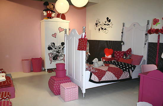 Disney at Home - Disney Kinderkamer Meubels & Decoratie met Mickey & Minnie Mouse Accessoires voor de Kinder Slaapkamer op de Ariadne at Home Woonbeurs Huis (Foto DroomHome.nl) Disney at Home - Disney Kinderkamer Meubels & Decoratie met Mickey & Minnie Mouse Accessoires voor de Kinder Slaapkamer op de Ariadne at Home Woonbeurs Huis (Foto DroomHome.nl)