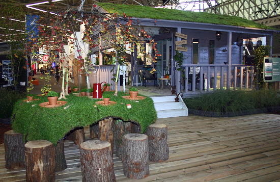 Tuinbladen Terras & Tuin Trends 2012 op de Woonbeurs Amsterdam LEES MEER  (Foto DroomHome Home and Garden Tuinhuis)