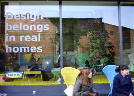 Ikea Catalogus 2013 met Augmented Reality App voor Smartphone & Tablet (Foto Ikea Milaan 2012  door DroomHome.nl)