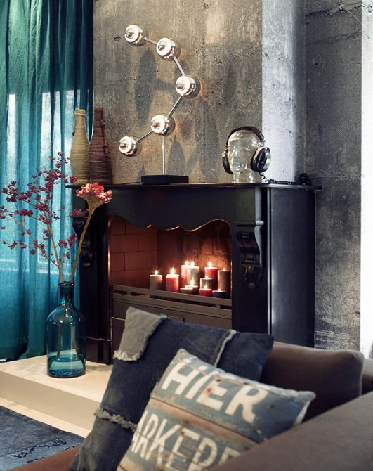 Kleur & Interieur - Blauw & Beton - Een Sterke Combinatie - Sfeervolle Openhaard met Bankstel & Kussens LEES MEER... (Foto Perscentrum Wonen op DroomHome.nl) Kleur & Interieur - Blauw & Beton - Een Sterke Combinatie - Sfeervolle Openhaard met Bankstel & Kussens LEES MEER... (Foto Perscentrum Wonen op DroomHome.nl)