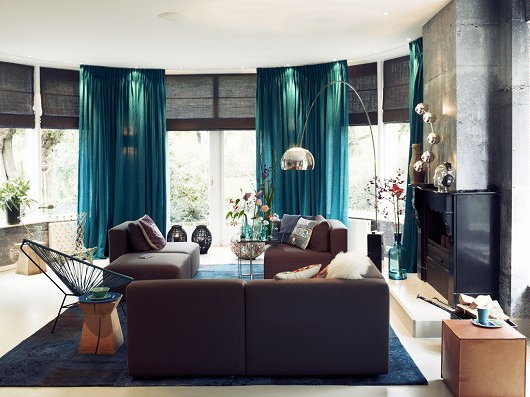 Kleur & Interieur - Blauw & Beton - Een Sterke Combinatie - Woonkamer met Fotobehang Concrete Wall LEES MEER... (Foto Perscentrum Wonen op DroomHome.nl) Kleur & Interieur - Blauw & Beton - Een Sterke Combinatie - Woonkamer met Fotobehang Concrete Wall LEES MEER... (Foto Perscentrum Wonen op DroomHome.nl)