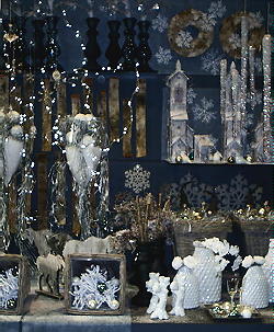 Made by Sillie, Kerst Thema Koele Kleuren Wit, Grijs, Sneeuw, Water en IJs Cool & Cosy Kerstversiering & Decoratie DroomHome.nl Made by Sillie, Kerst Thema Koele Kleuren Wit, Grijs, Sneeuw, Water en IJs Cool & Cosy Kerstversiering & Decoratie DroomHome.nl