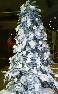 Made by Sillie, Kerst IJs, Sneeuw, Koele Kleuren Wit, Grijs en Natuurlijke Tinten Thema Cool & Cosy Kerstversiering & Decoratie DroomHome.nl Made by Sillie, Kerst IJs, Sneeuw, Koele Kleuren Wit, Grijs en Natuurlijke Tinten Thema Cool & Cosy Kerstversiering & Decoratie DroomHome.nl
