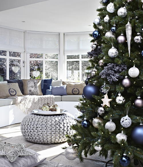 Kerst In Huis Trend 2011 - Kerst Trend Stoer - Kerstboom & Kerst Woonaccessoires - LEES MEER.. (Foto Perscentrum Wonen op DroomHome.nl Kerst In Huis Trend 2011 - Kerst Trend Stoer - Kerstboom & Kerst Woonaccessoires - LEES MEER.. (Foto Perscentrum Wonen op DroomHome.nl