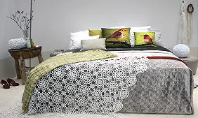 Slaapkamer Special - Trendy Slaapkamers met Romantische Slaapkameraccessoires, Hip Beddengoed en Moderne Slaapkamermeubelen LEES MEER... (Foto DroomHome Home Trade Center) Slaapkamer Special - Trendy Slaapkamers met Romantische Slaapkameraccessoires, Hip Beddengoed en Moderne Slaapkamermeubelen LEES MEER... (Foto DroomHome Home Trade Center)