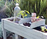 Balkon & Terras Kruiden Tafel met Glazen Kruiden Potten Bellen (DroomHome.nl) Balkon & Terras Kruiden Tafel met Glazen Kruiden Potten Bellen (DroomHome.nl)