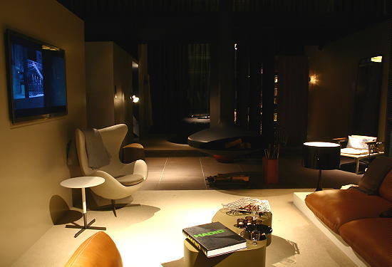 Sexy Loft de Film Interieur Design Meubels in Woonkamer met Openhaard & Giga Flatscreen met Hippe Lampen en Woonaccessoires - Acteur Barry Atsma Presenteert de Film Loft op de Woonbeurs met Eigen Huis & Interieur Appartement (Foto DroomHome.nl) Sexy Loft de Film Interieur Design Meubels in Woonkamer met Openhaard & Giga Flatscreen met Hippe Lampen en Woonaccessoires - Acteur Barry Atsma Presenteert de Film Loft op de Woonbeurs met Eigen Huis & Interieur Appartement (Foto DroomHome.nl)