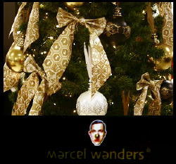 Ontwerper Marcel Wanders Kerst Strikken Christmas Ornaments & Guirlande Luxe Collectie voor de Bijenkorf DroomHome.nl Ontwerper Marcel Wanders Kerst Strikken Christmas Ornaments & Guirlande Luxe Collectie voor de Bijenkorf DroomHome.nl