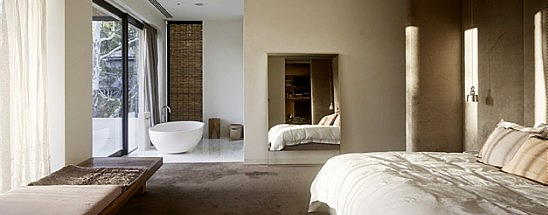 Badkamer & Slaapkamer Samen Wellness Ruimte in Landelijk Wit en Natuur Tinten DroomHome.nl