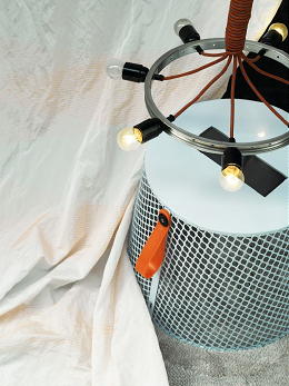 Stoer Interieur Design 2011 - Metal Worker, Interieur voor Mannen - Kleed Tivoli van Danskina. Pouf bij fauteuil Ivy van Emu via Veldzicht Stof Clip van Kinnasand via Beska Fabrics, Lamp van Lokal Heroz (Foto Perscentrum Wonen) op DroomHome.nl Stoer Interieur Design 2011 - Metal Worker, Interieur voor Mannen - Kleed Tivoli van Danskina. Pouf bij fauteuil Ivy van Emu via Veldzicht Stof Clip van Kinnasand via Beska Fabrics, Lamp van Lokal Heroz (Foto Perscentrum Wonen) op DroomHome.nl