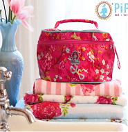 PIP Slaapkamer & Badkamer accessoires met PIP kussens, beddengoed als dekbedovertrekken, hoeslakens & badjas, PIP handdoeken & washandjes, PIP beauty case, PIP tassen & rugzak BESTEL HIER... PIP Slaapkamer & Badkamer accessoires met PIP kussens, beddengoed als dekbedovertrekken, hoeslakens & badjas, PIP handdoeken & washandjes, PIP beauty case, PIP tassen & rugzak BESTEL HIER...