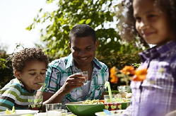 Zomer is Tuin Geluk! Chillen en Tuinieren in een Trendy Tuin met Tuinonderhoud Tips voor deze Zomer LEES MEER... (Foto Colour Your Life op DroomHome.nl) Zomer is Tuin Geluk! Chillen en Tuinieren in een Trendy Tuin met Tuinonderhoud Tips voor deze Zomer LEES MEER... (Foto Colour Your Life op DroomHome.nl)