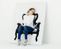 Design Stoelen - Canvas, Schilderij Stoel van Design Studio Yoy - Super Design voor Klein Wonen - LEES MEER... (Foto Design Studio Yoy  op DroomHome.nl)