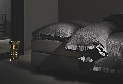 Slaapkamer Woontrend Love Luxury & Black Out! In Bedden & Beddengoed - Essenza Home Marcel Wanders Bedtextiel - LEES MEER... (Foto Perscentrum Wonen  op DroomHome.nl)