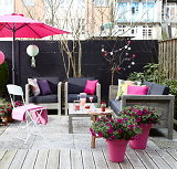 Tuin & Terras Trend 2013 - Très Tropicana - Tropische Tuinstijl met Vrolijke Kleuren Tuinaccessoires &  Verweerde Tuinmeubelen - LEES MEER ... (Foto Perscentrum Wonen  op DroomHome.nl)