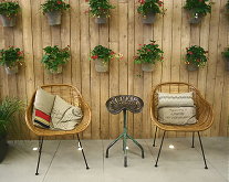 Woonbladen Trend: Groen Wonen in Huis & Tuin -  Groen is de kleur en interieur trend binnen & buiten van dit moment, volgens 101 Woonideeën en Tuin&Co/Tuinieren Magazine - MEER... (Foto Woonblad 101 Woonideeën op Woonbeurs Amsterdam  door DroomHome.nl)